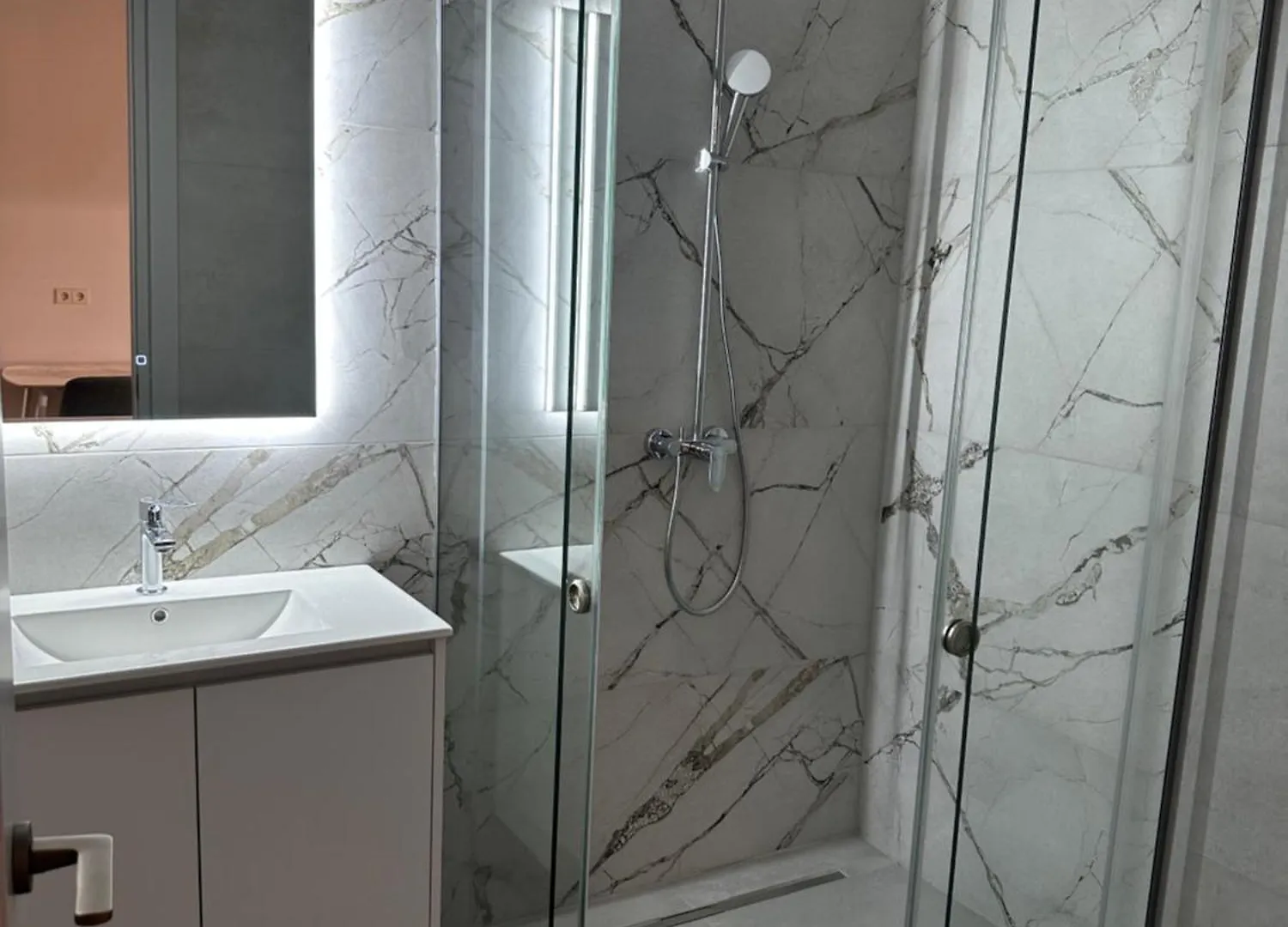 Lägenhet Pearl Of Avlabari 4 09A Studio Tbilisi Georgien